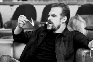 Celebrities Who Smoke: David Harbour_FTR